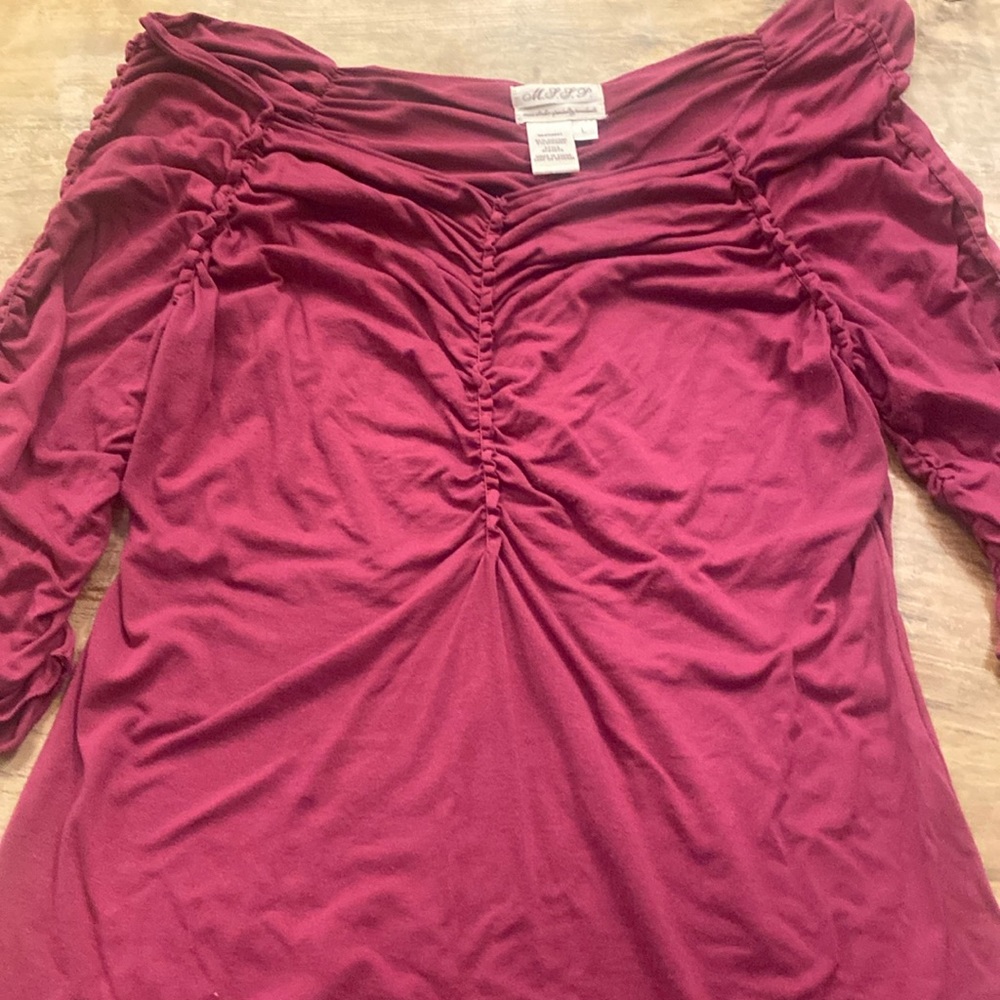 Women’s Fuscia Shirt. Brand Max Studio. Size L.